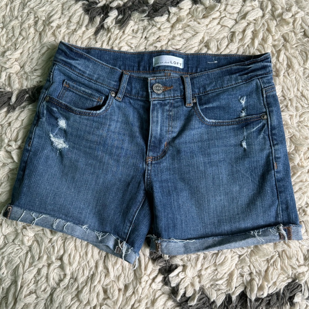 Loft sz 25 distressed Jean Shorts